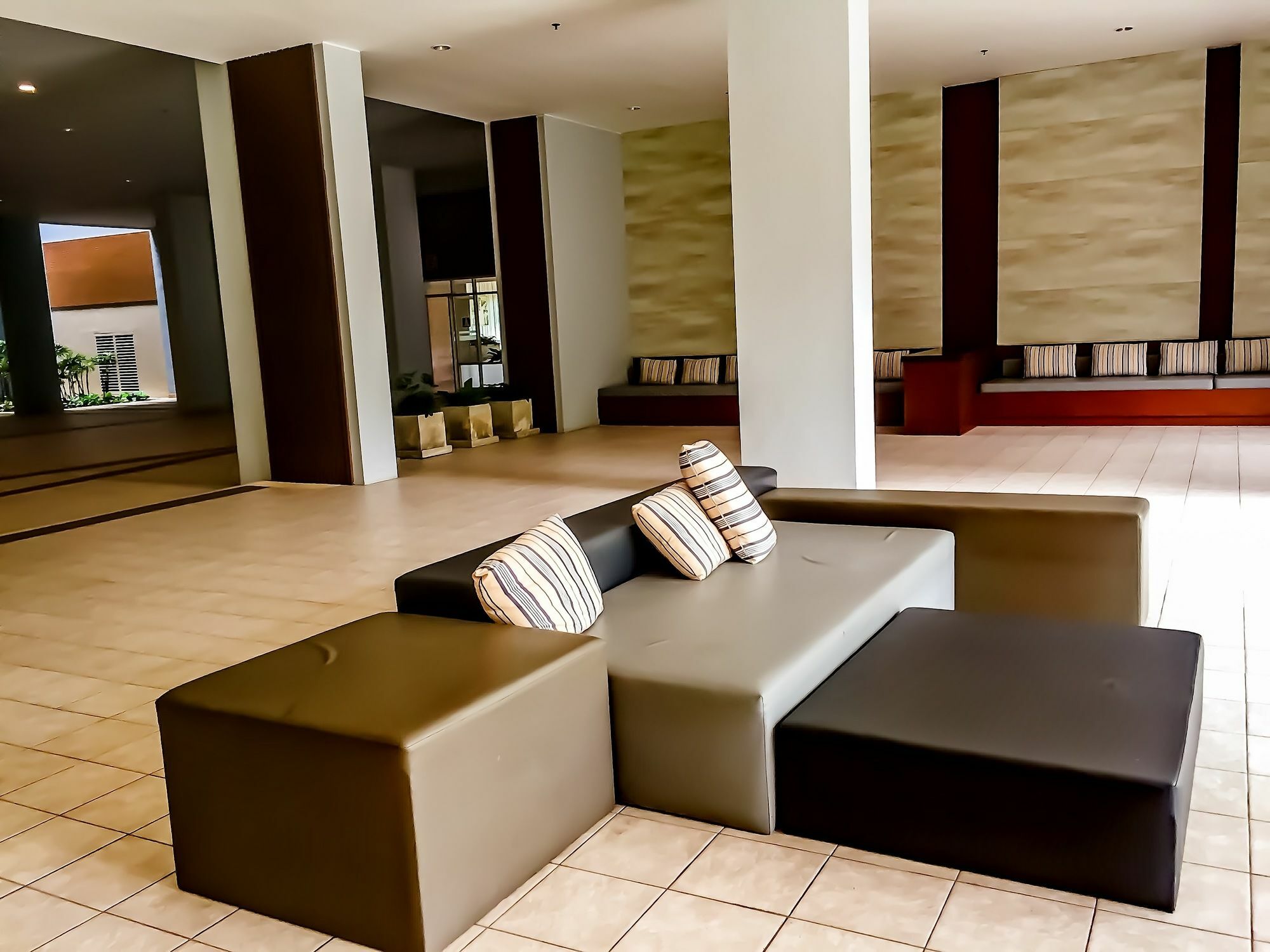 Lumpini Seaview Jomtien By Parikal Hotel Exterior photo